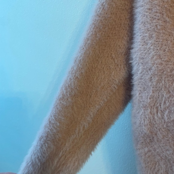 Blush Pink Fuzzy Top - Picture 4 of 5